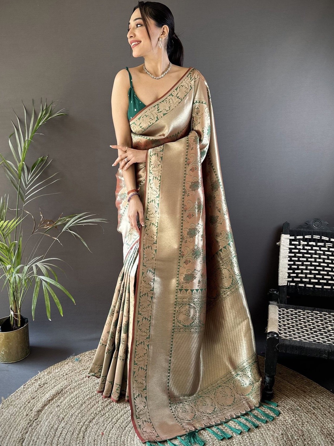 

LeeliPeeri Designer Ethnic Motifs Zari Silk Blend Banarasi Saree, Green