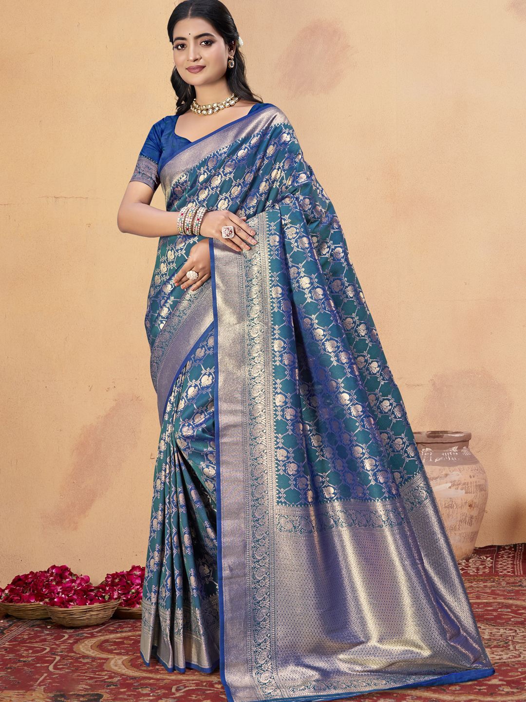 

SANGAM PRINTS Woven Design Zari Silk Blend Tussar Saree, Blue