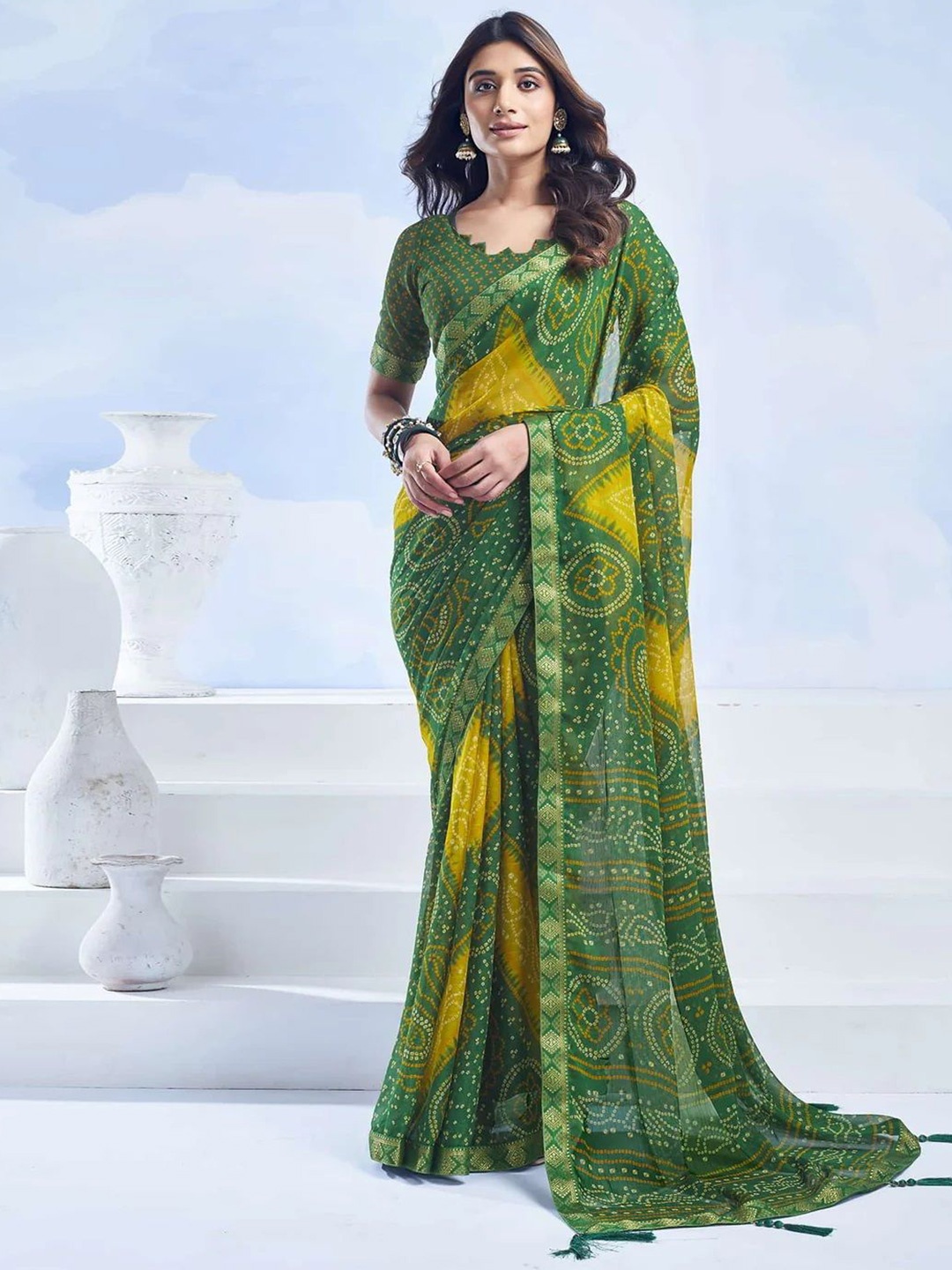 

Styleveda Bandhani Poly Georgette Saree, Green