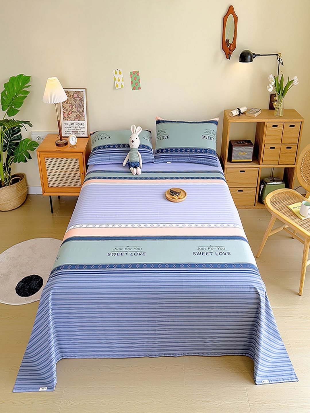 

JC HOME Blue & Green Striped 140 TC King Bedsheet with 2 Pillow Covers
