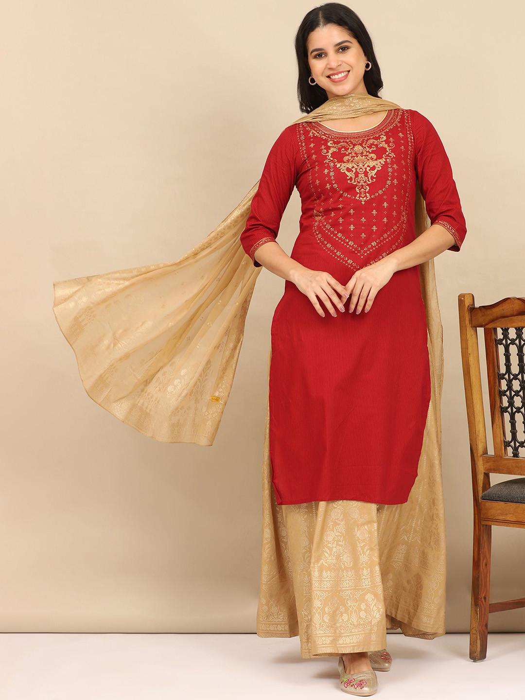 

AURELIA Women Floral Printed Regular Pure Cotton Kurta with Skirt & With Dupatta, Red