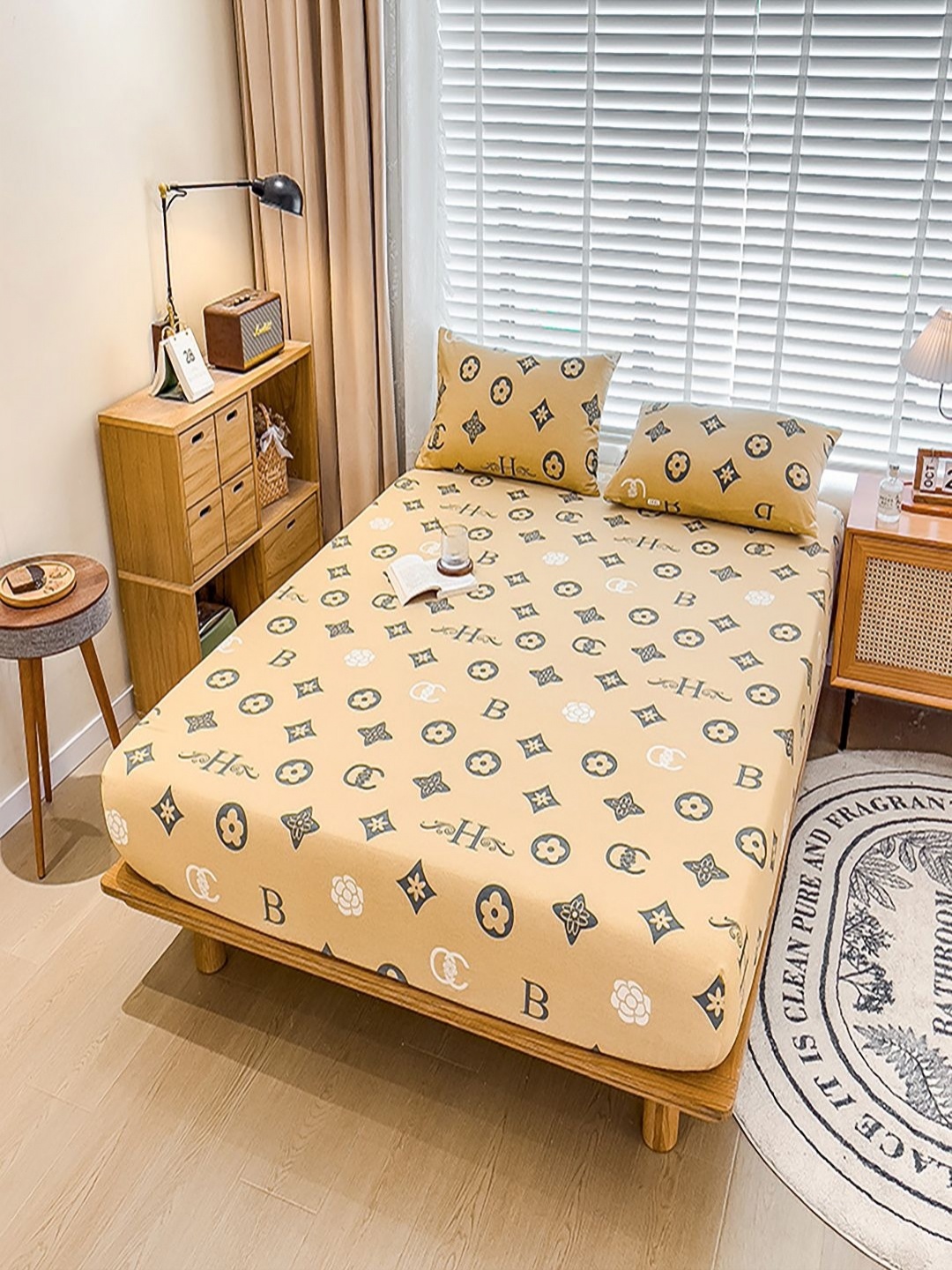 

JC HOME Yellow & Grey Ethnic Motifs 220 TC Queen Bedsheet with 2 Pillow Covers
