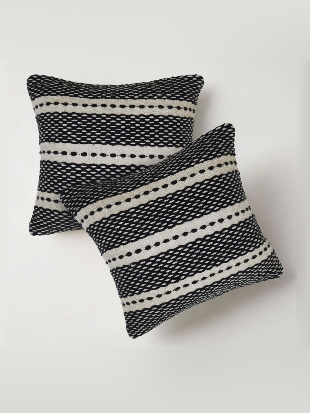 

ELEGANT WEAVERS Black & White Set of 2 Striped Square Cushion Covers