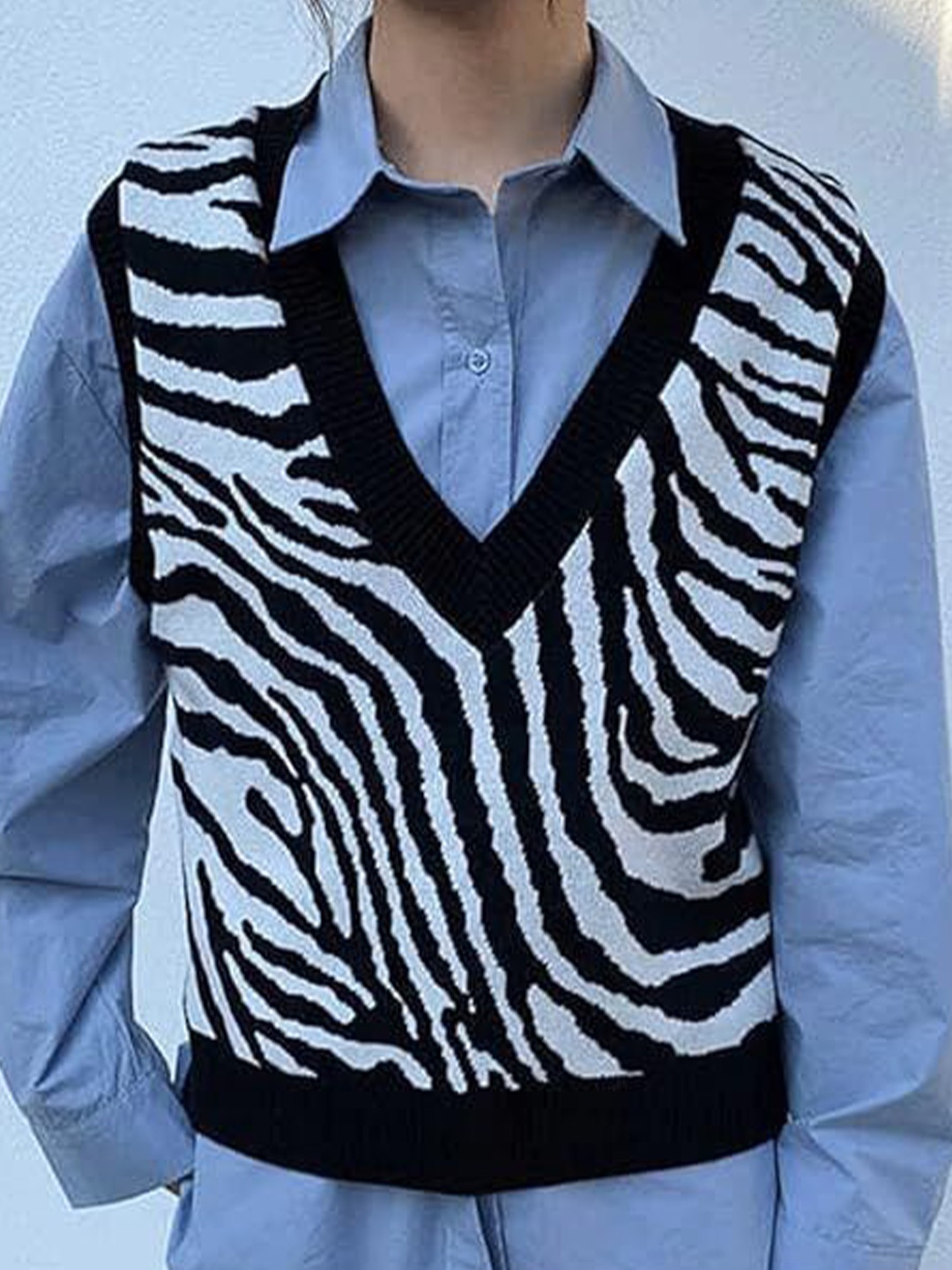 

PANKH Women Printed Woollen Sweater Vest, Black