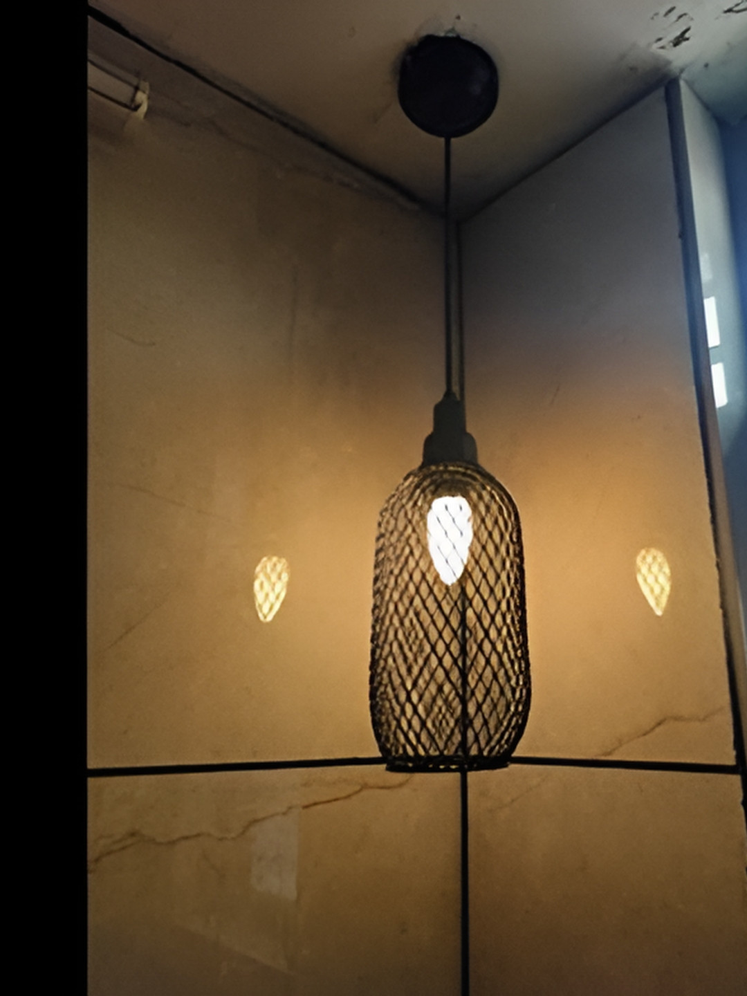 

GAUVIK Black Ceiling Lamp