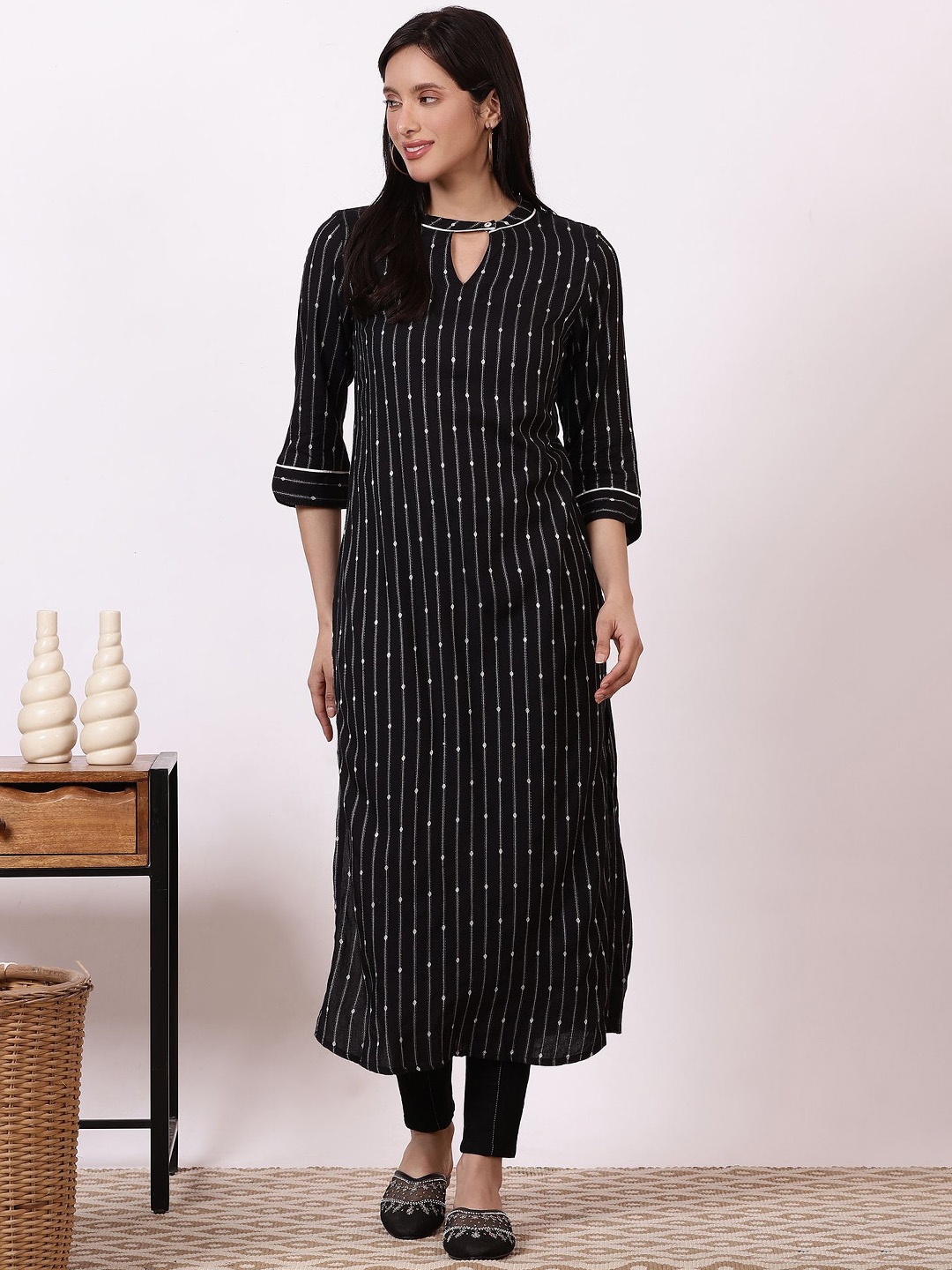 

AURELIA Women Ethnic Motifs Striped Regular Thread Work Kurta, Black