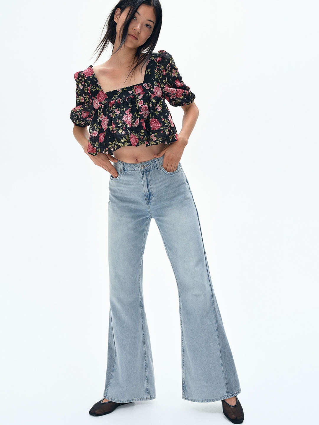 

H&M Feather Soft Flared Ultra High Jeans, Blue