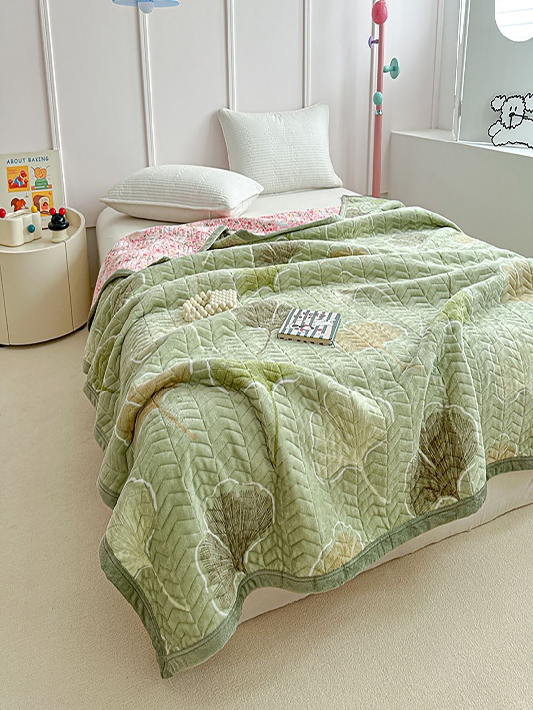 

JC HOME Green & Pink Ethnic Motifs Mild Winter 400 GSM Double Bed Blanket