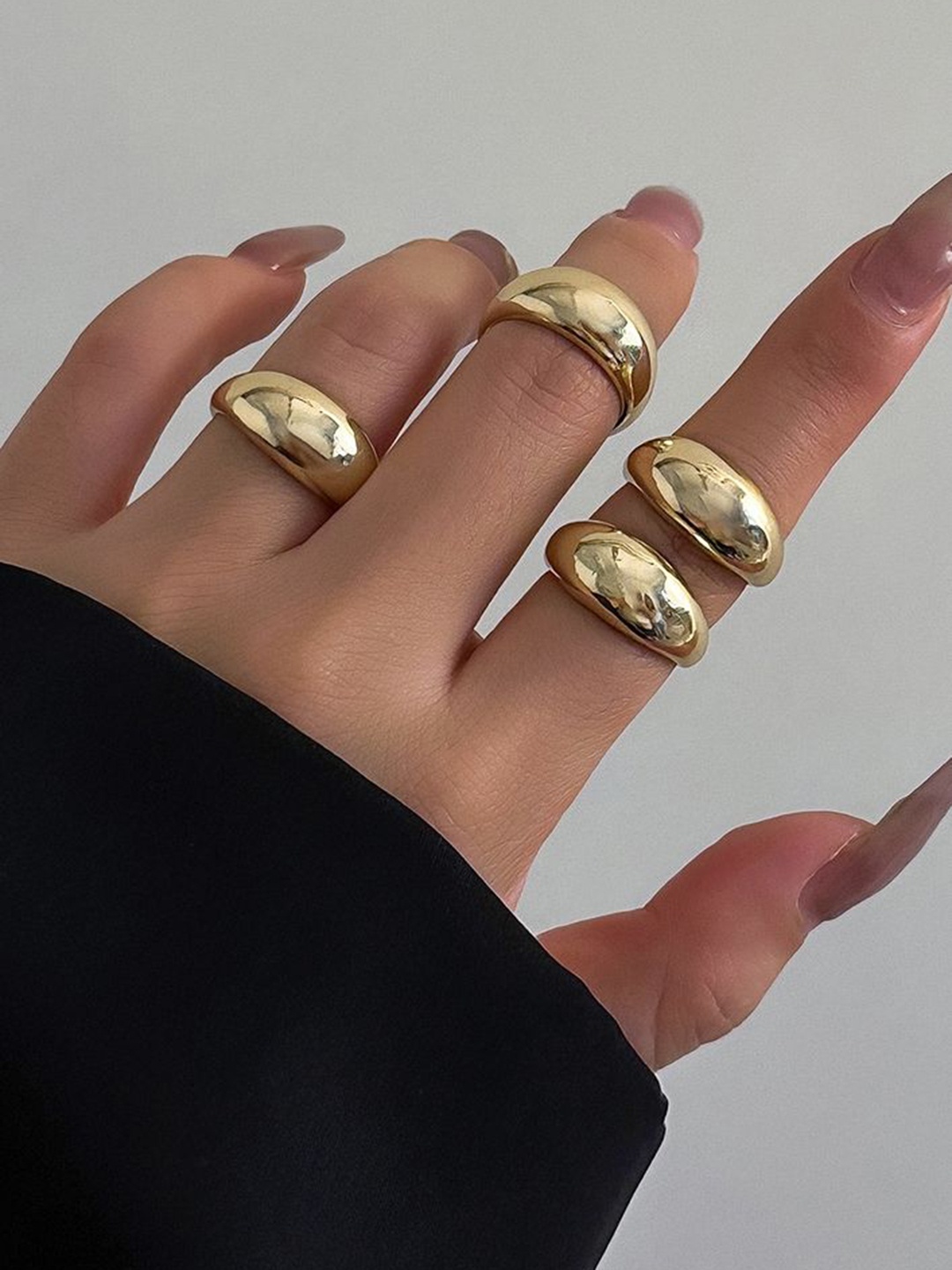 

LULU & SKY Set Of 4 Gold-Plated Adjustable Finger Rings