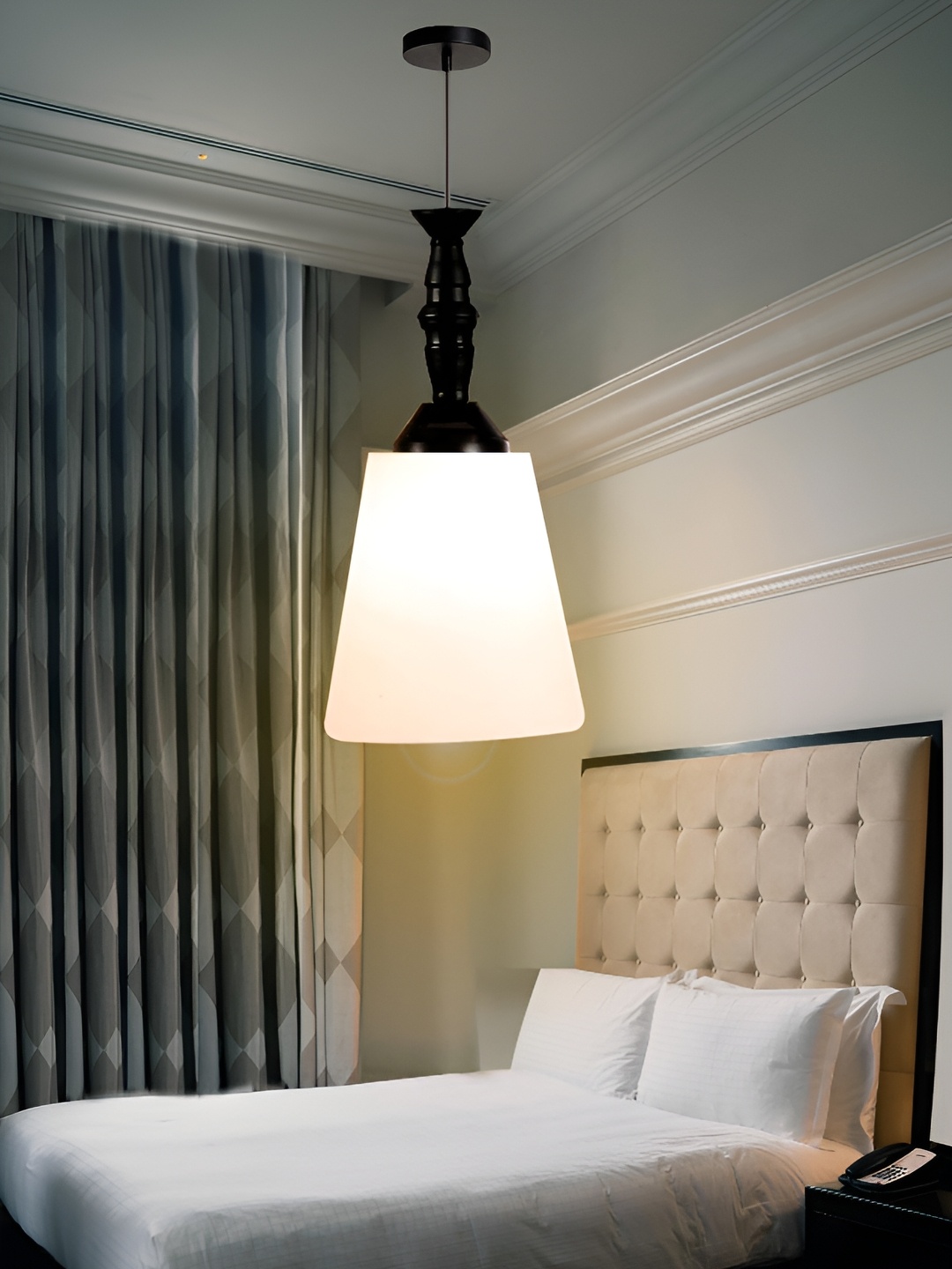 

GAUVIK Black Ceiling Lamp