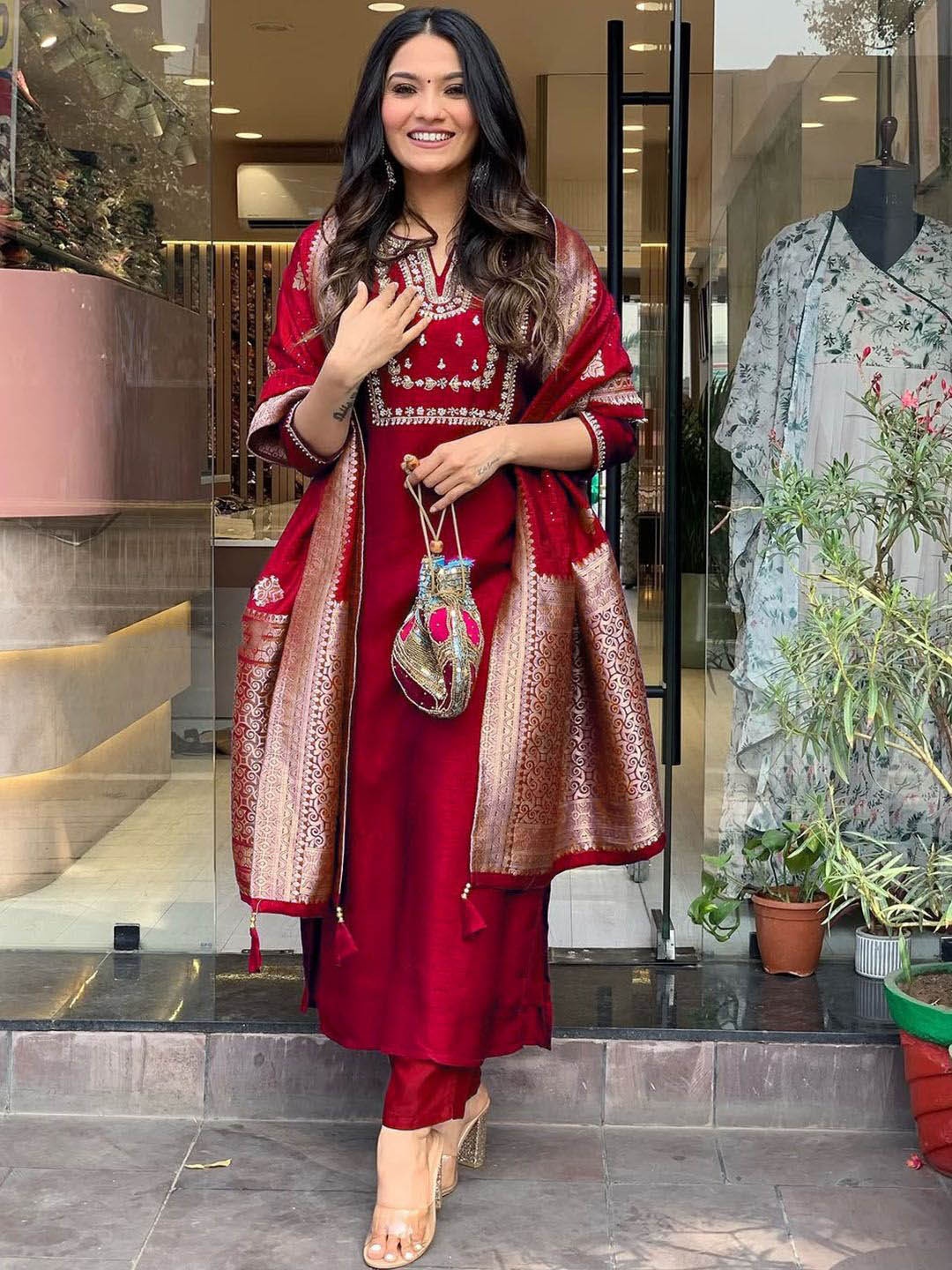 

Bhavyam Women Floral Embroidered Regular Sequinned Kurta with Trousers & With Dupatta, Red