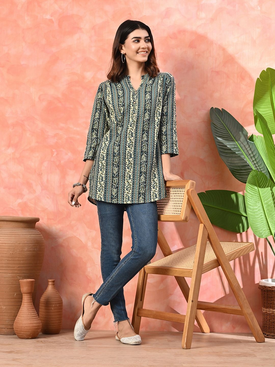 

Sangria Mandarin Collar Printed Cotton Ethnic Tunic, Blue