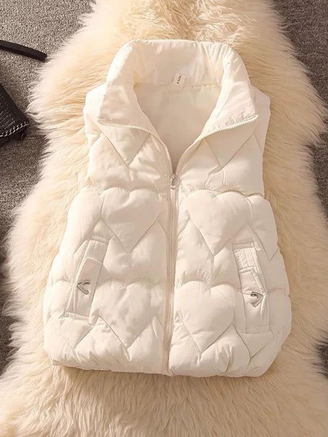 

PANKH Wool Heart Quilt Bomber Down Jacket, White