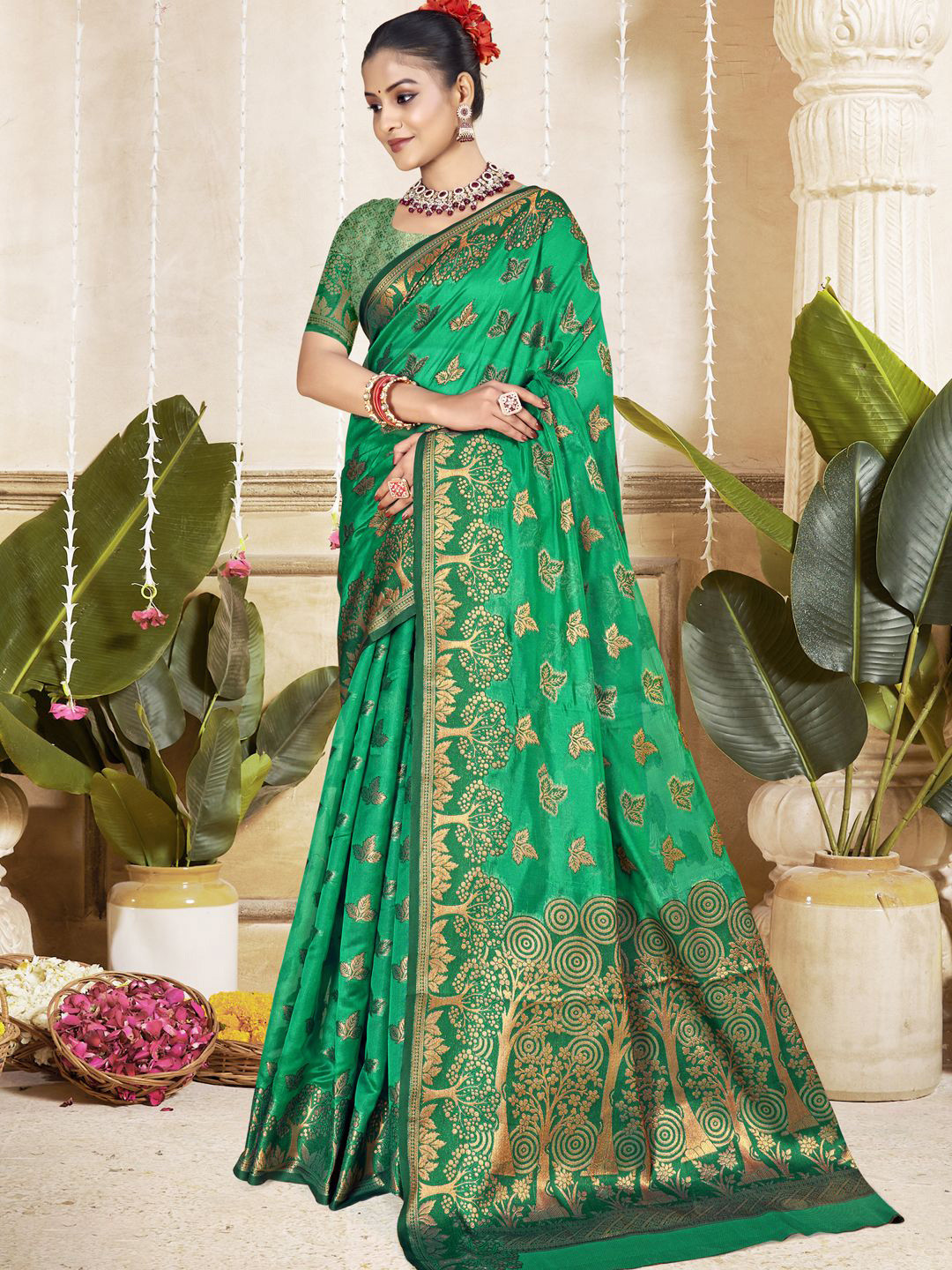 

SANGAM PRINTS Woven Design Zari Silk Blend Tussar Saree, Green