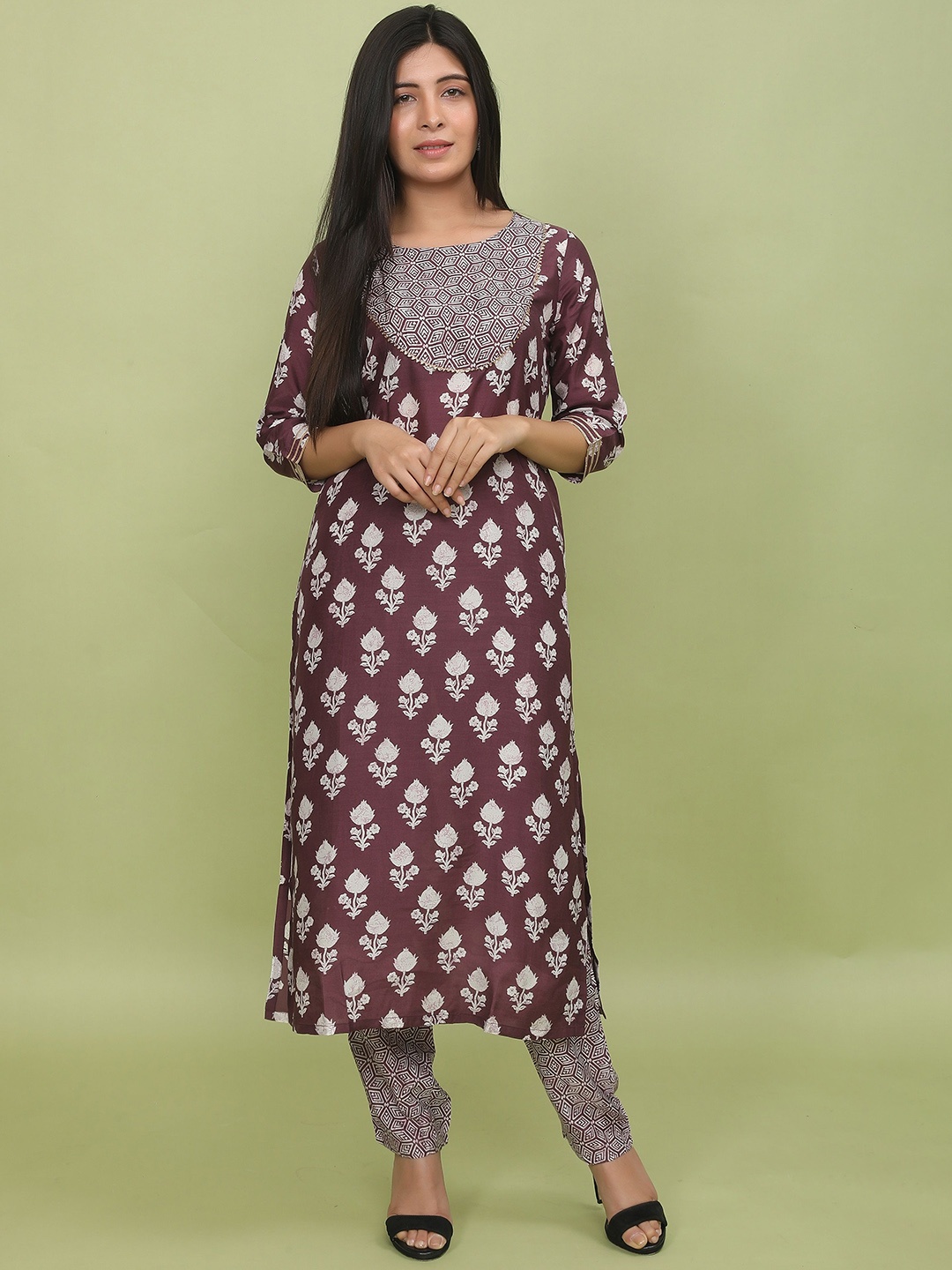 

BABRU Women Floral Printed Regular Kurta with Trousers, Purple