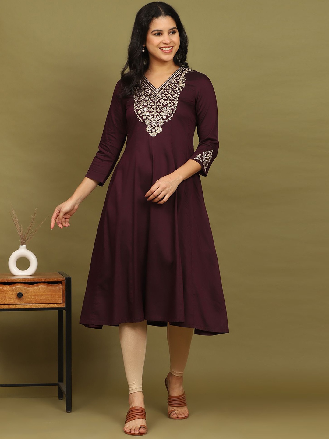 

W Women Embroidered Kurta, Purple