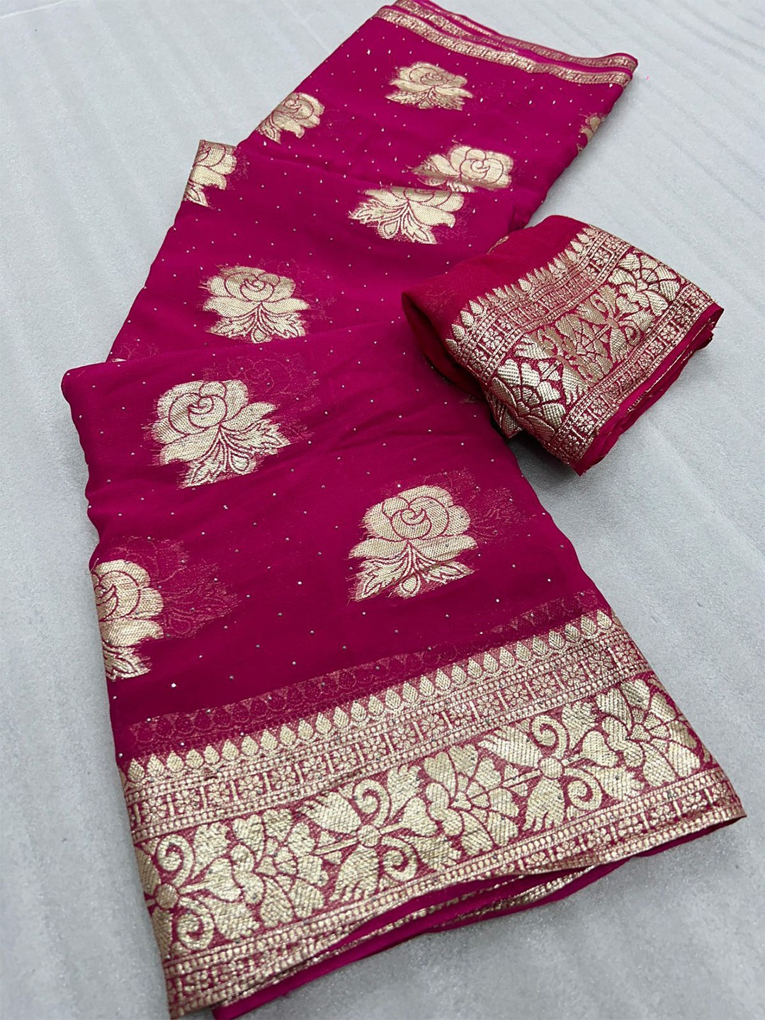 

PAYAL CREATION Floral Zari Pure Georgette Saree, Pink