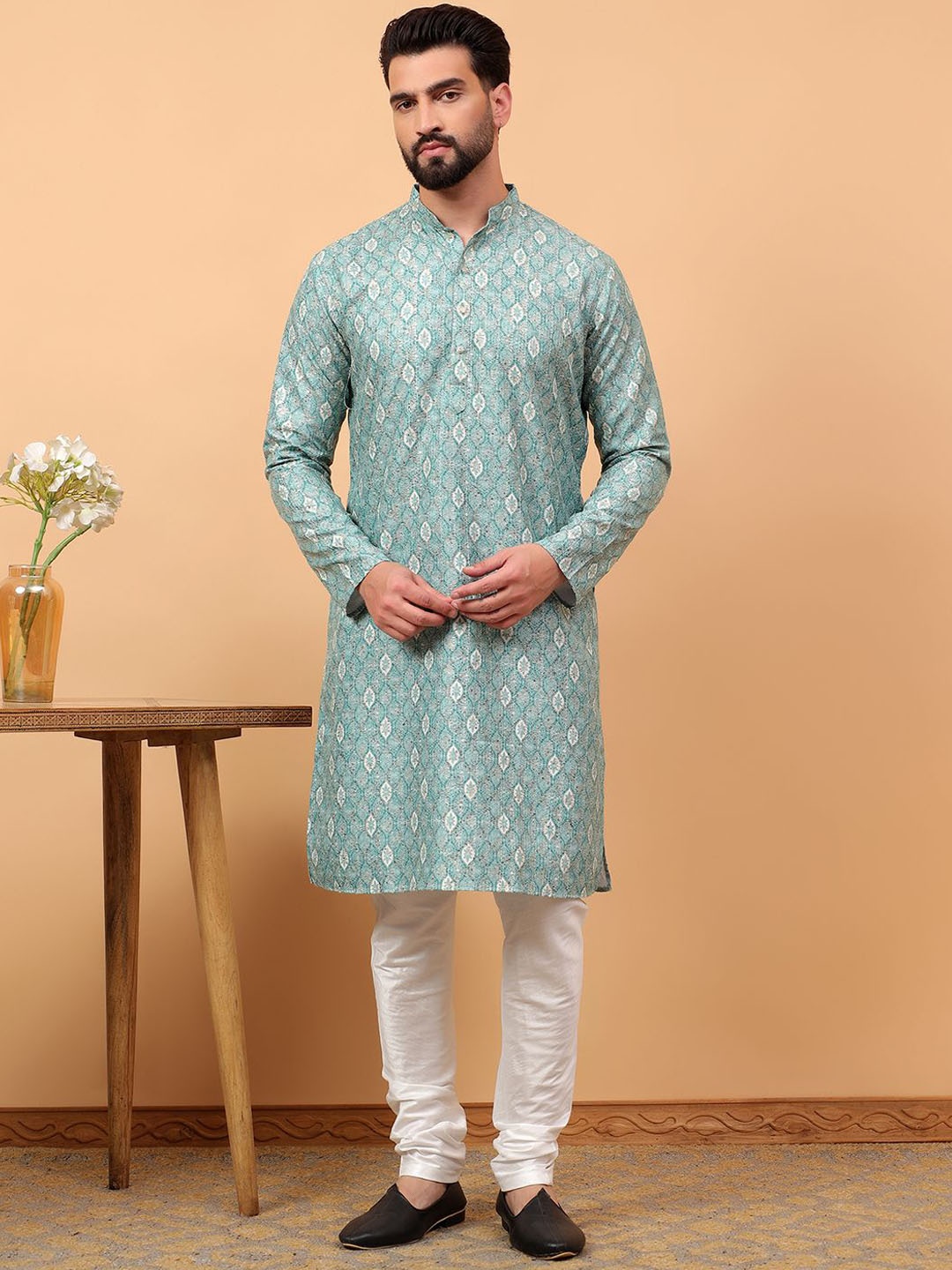 

TREEMODA Men Regular Sequinned Kurta with Churidar, Green