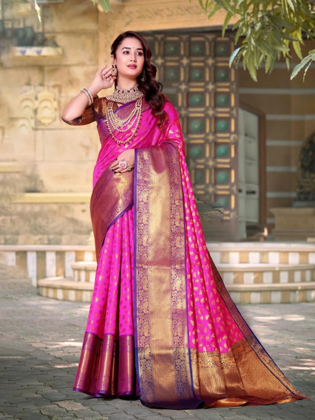 

AKSH FASHION Woven Design Zari Silk Blend Designer Banarasi Saree, Pink