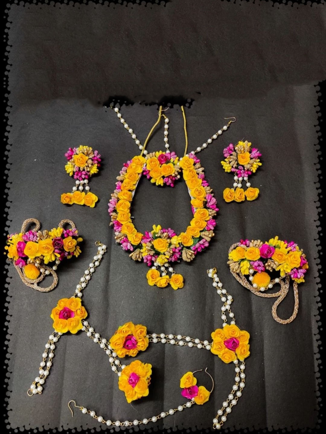 

BALIKA VADHU Blooming Elegance Flower Jewellery Set, Yellow