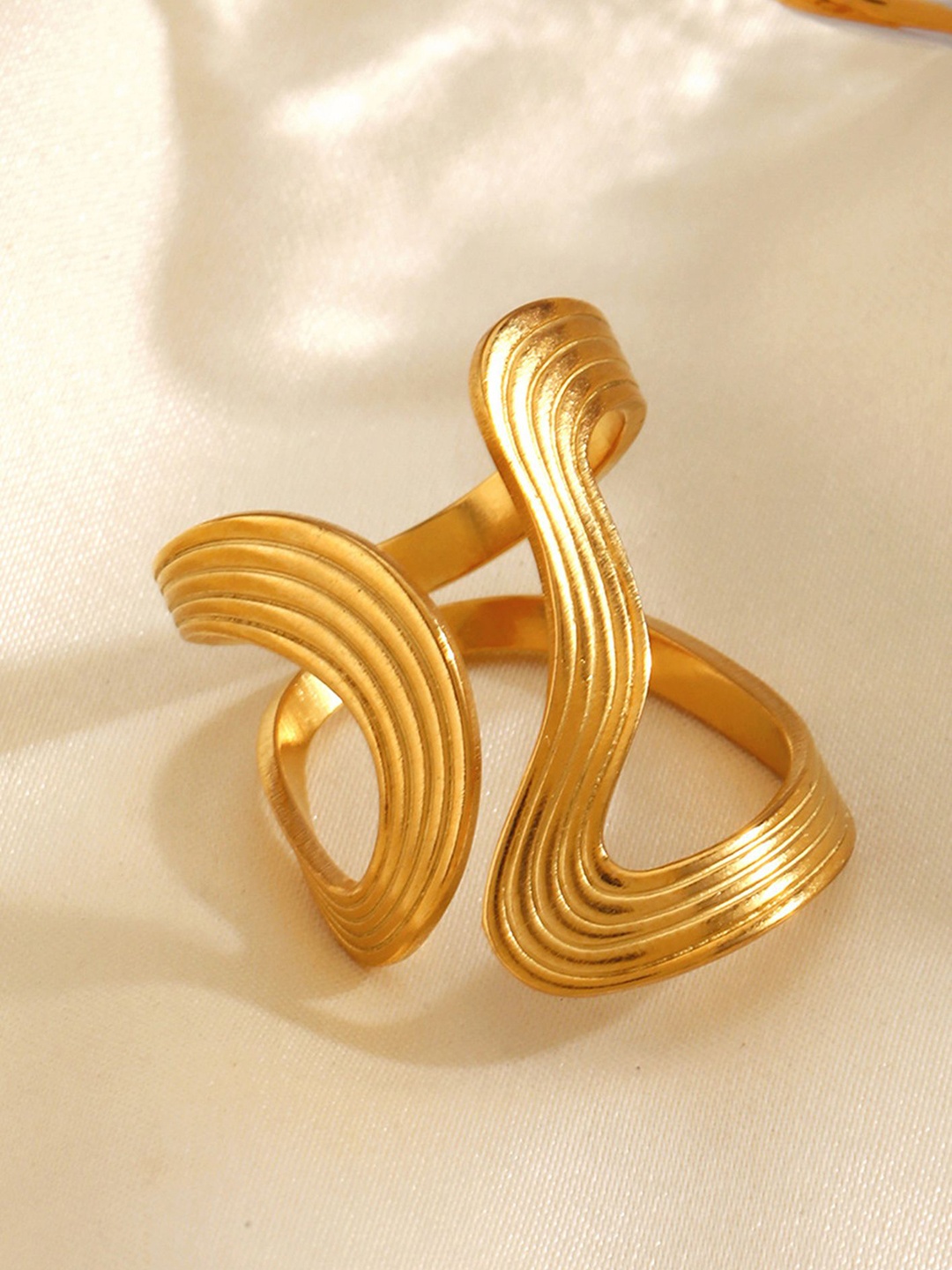 

LULU & SKY Gold-Plated Wrap Adjustable Finger Ring