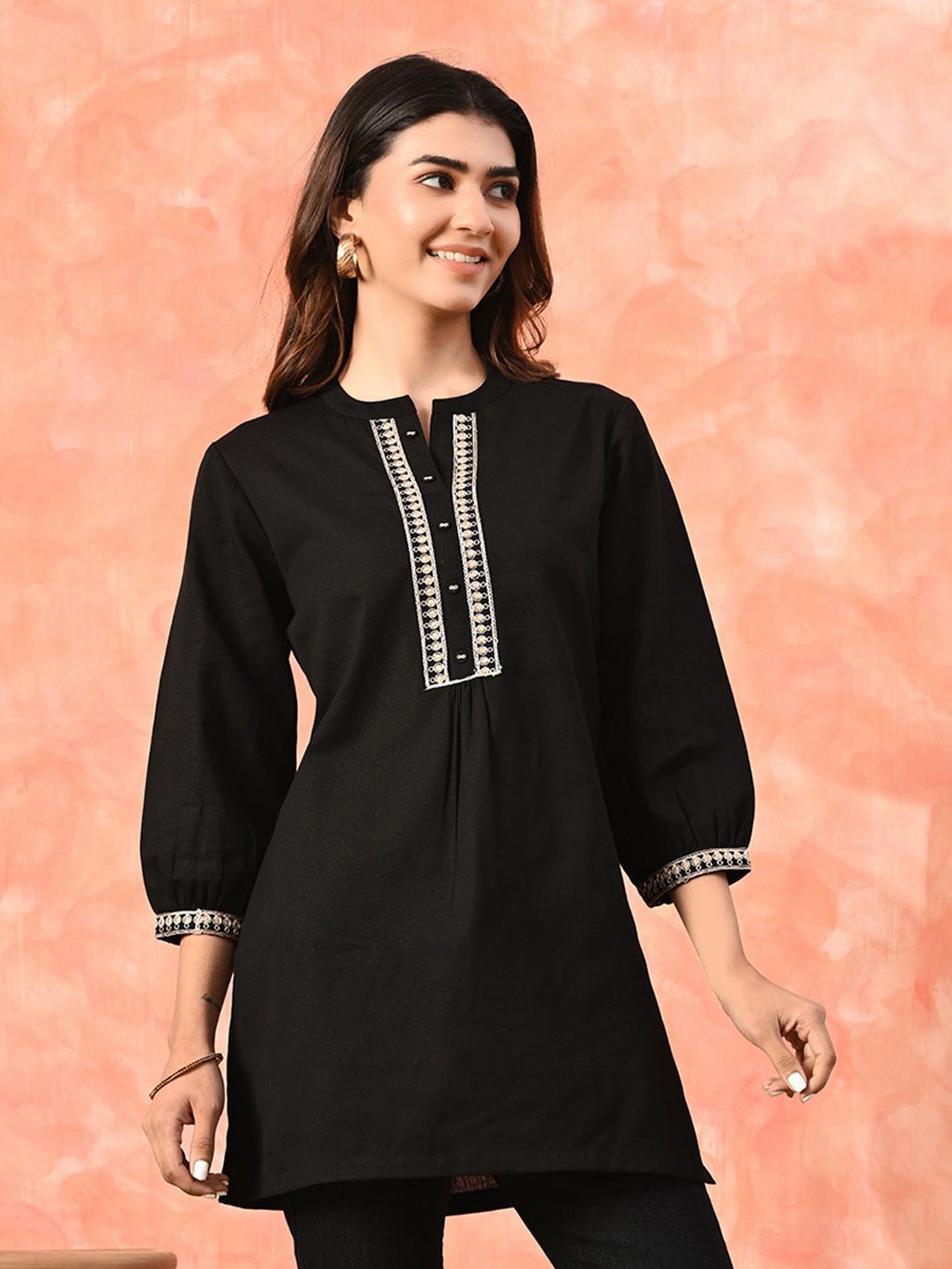 

Sangria Embroidered Pure Cotton Three Quarter Sleeve Tunic, Black