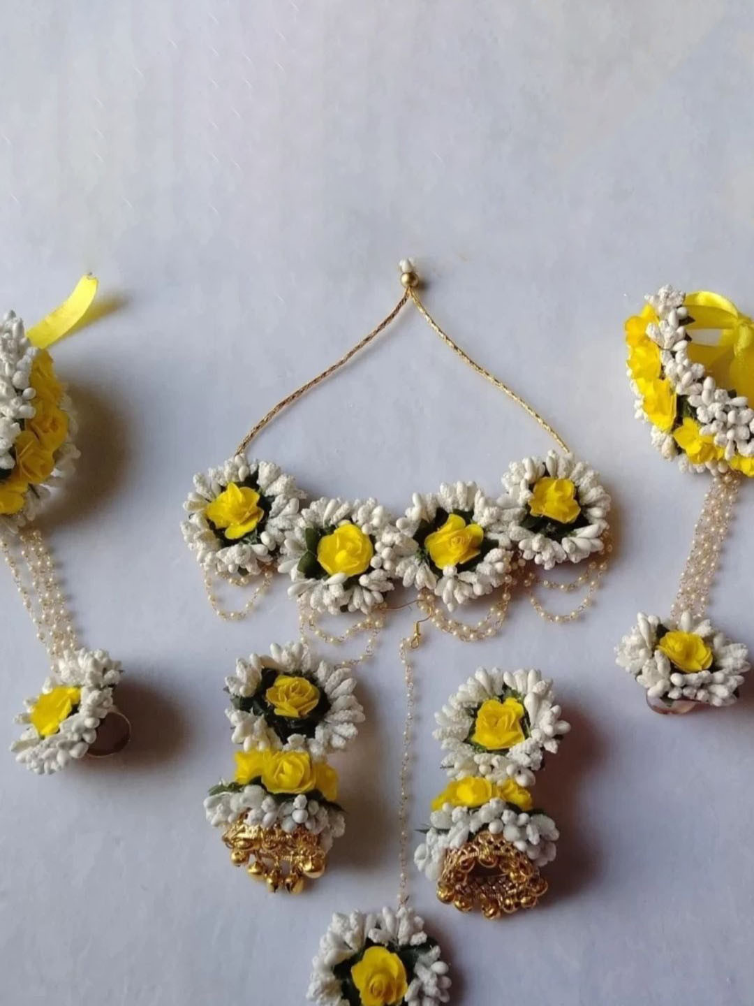 

BALIKA VADHU Blooming Elegance & Beaded Flower Jewellery Set, Gold