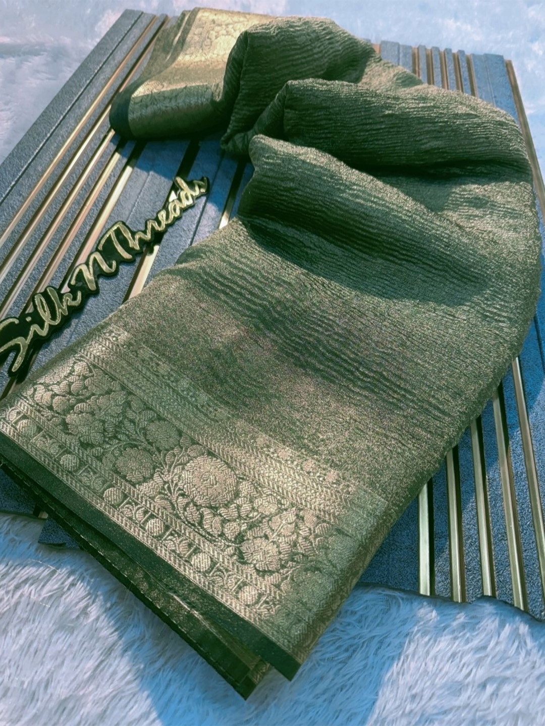 

DIVASTRI Zari Tissue Banarasi Saree, Green