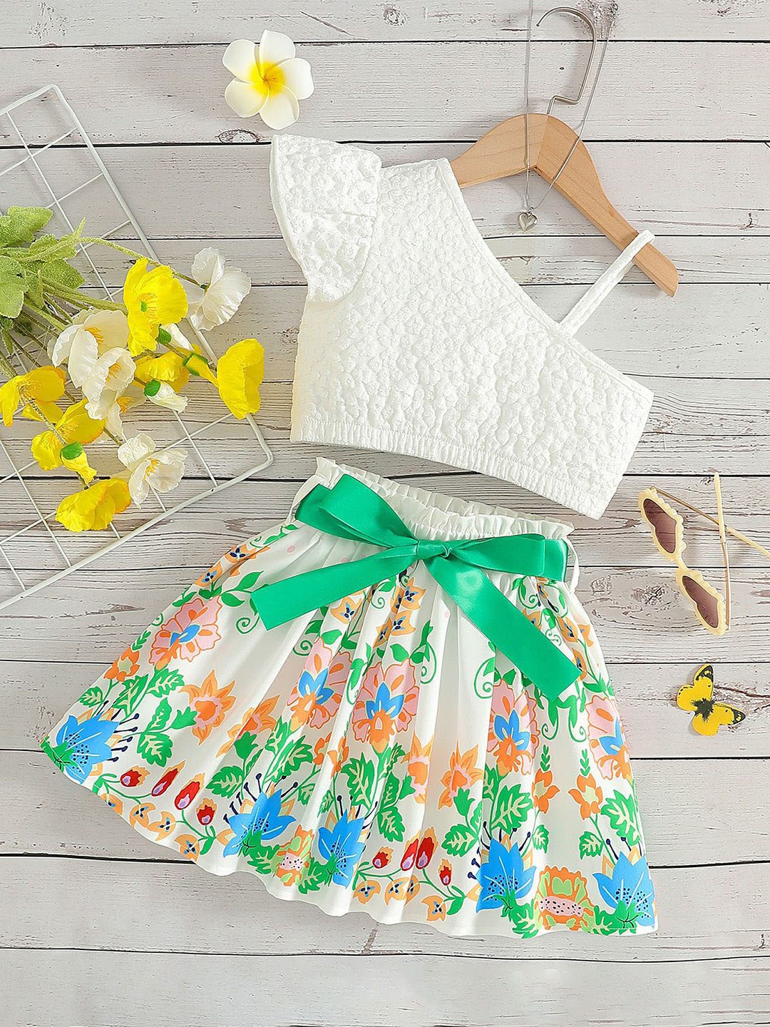 

YK Girls Printed Top With Skirt Clothing Set, White