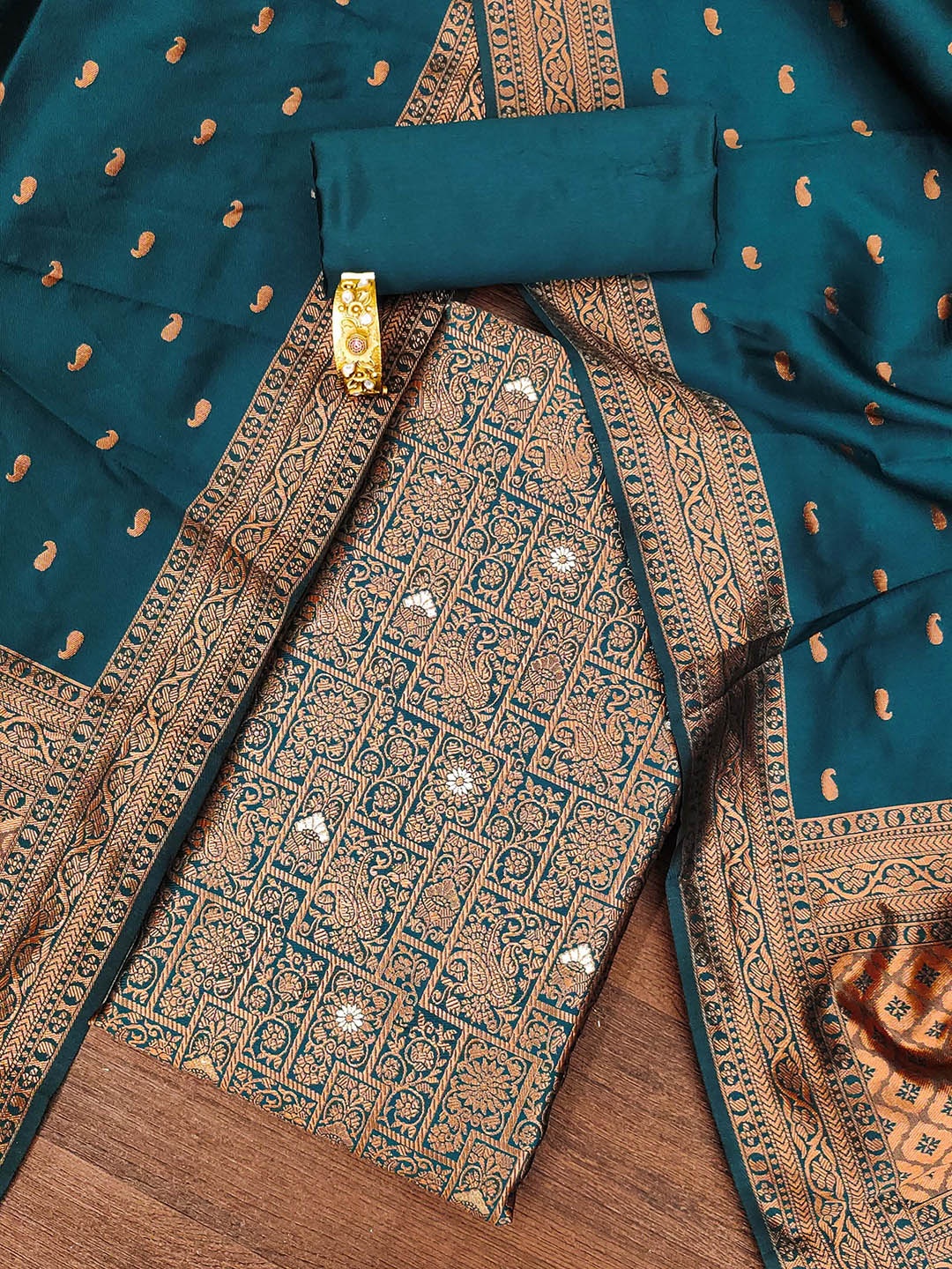 

SHADOW & SAINING Unstitched Dress Material, Teal