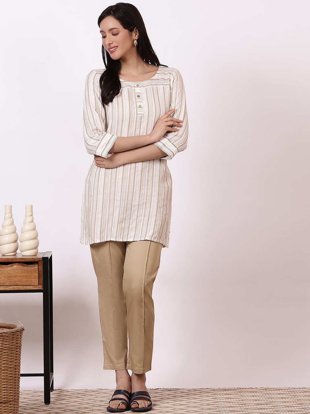 

AURELIA Women Striped Regular Kurti with Trousers, Beige