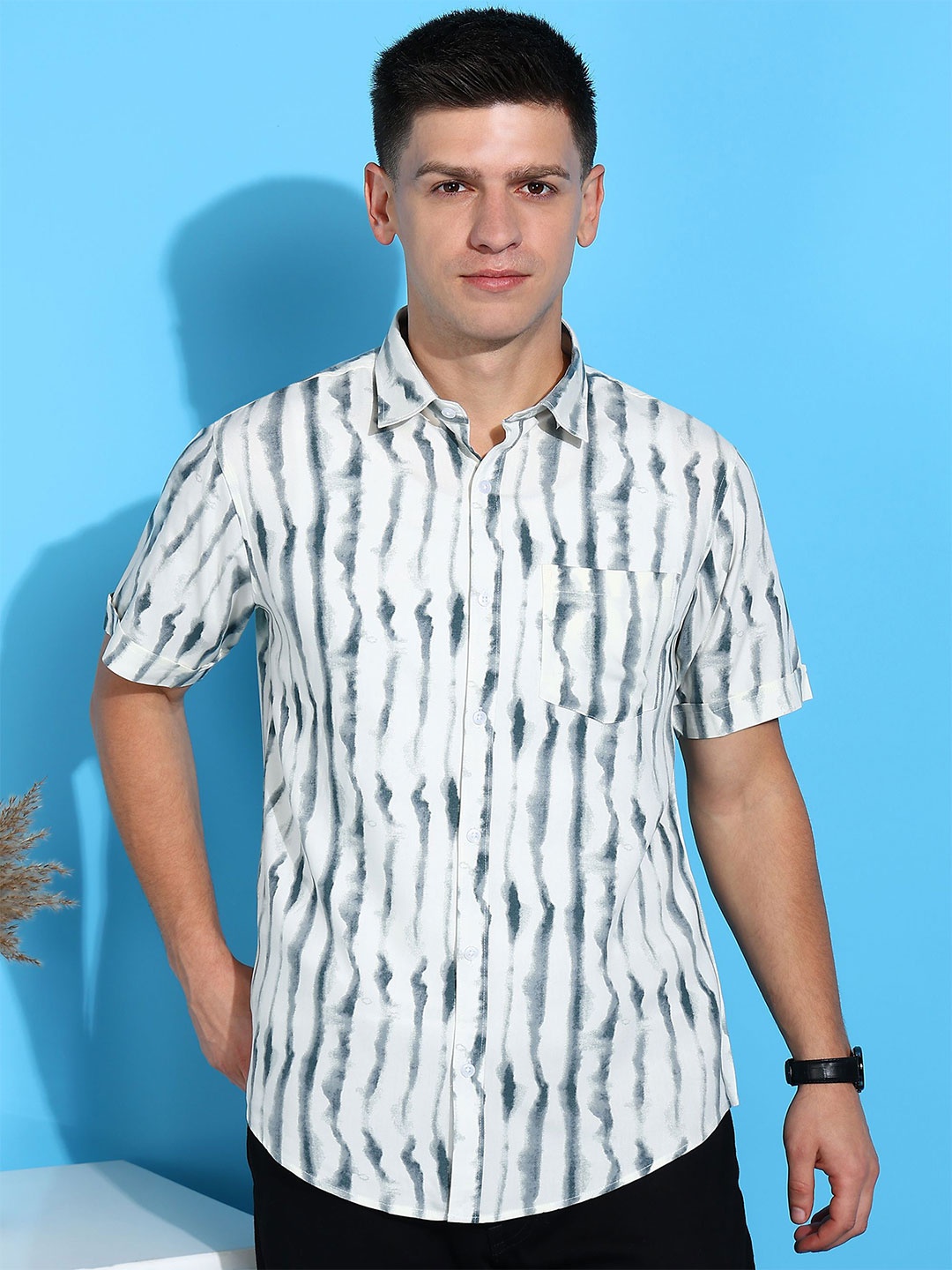 

Moda Rapido Men Classic Opaque Printed Casual Shirt, Green