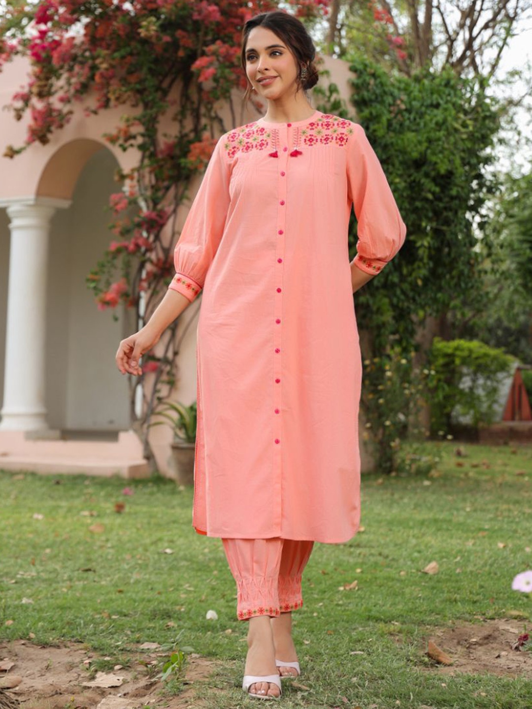 

SAVI Women Ethnic Motifs Embroidered Regular Thread Work Pure Cotton Kurta with Trousers, Peach
