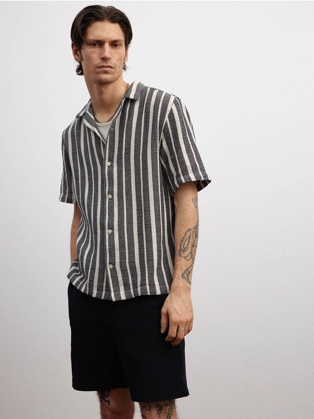 

H&M Regular Fit Chino Shorts, Black