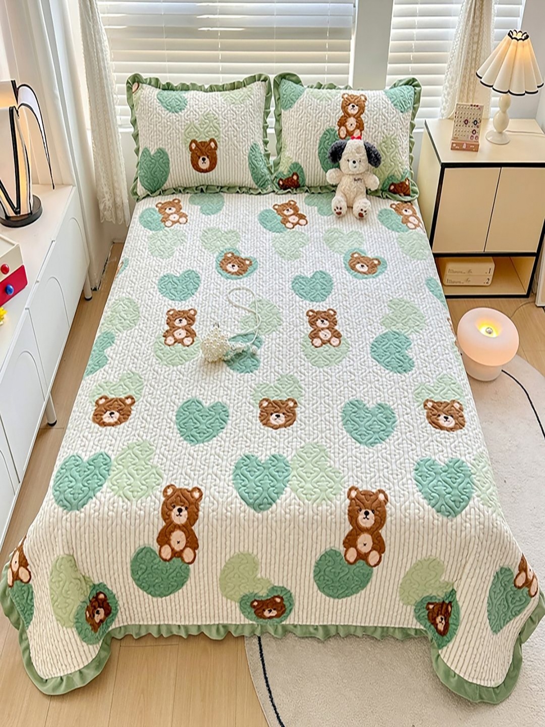 

JC HOME Green & White Printed Cotton Double Queen Bed & Pillow Cover