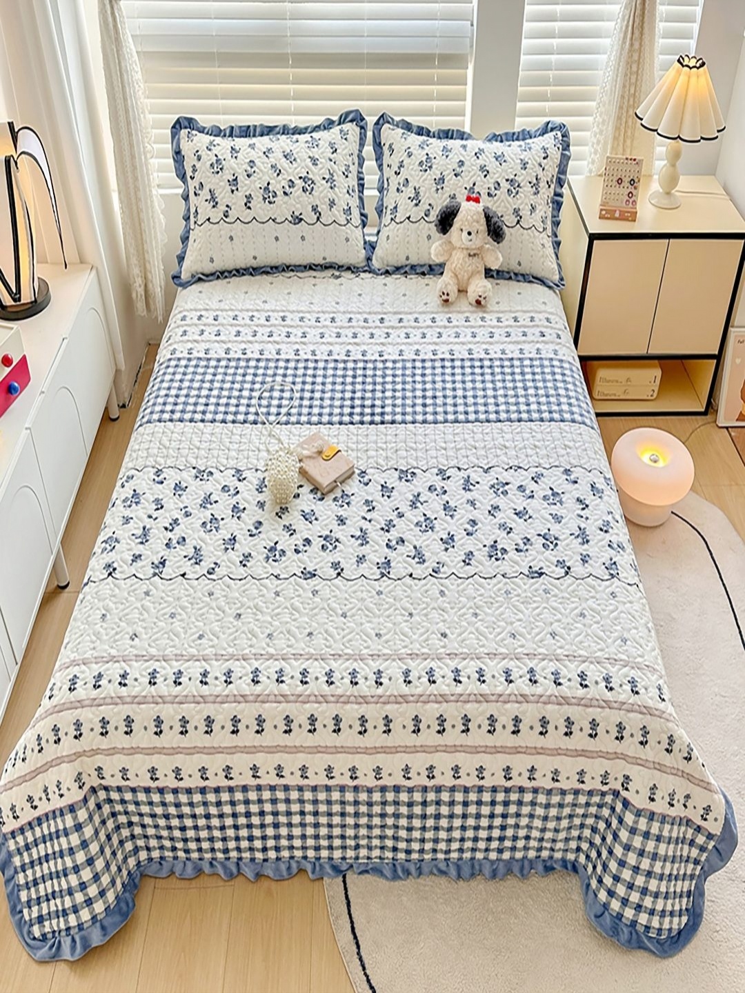 

JC HOME Blue & White Printed Cotton Double King Bed & Pillow Cover