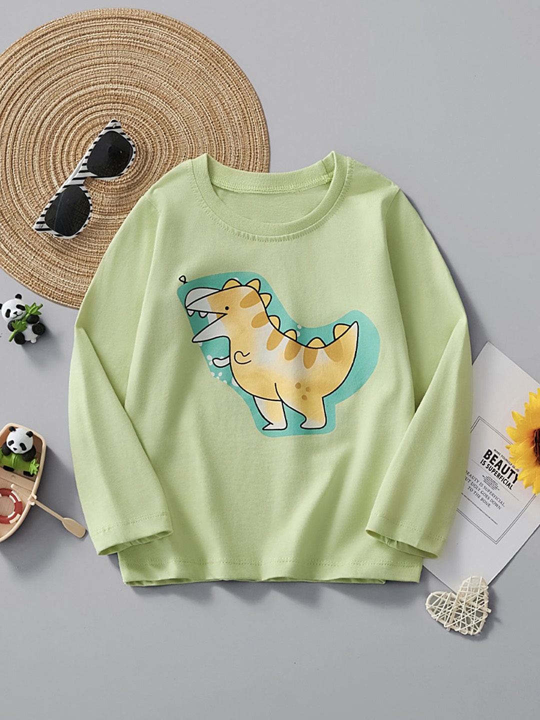 

LULU & SKY Girls Printed Organic Cotton Applique T-shirt, Green