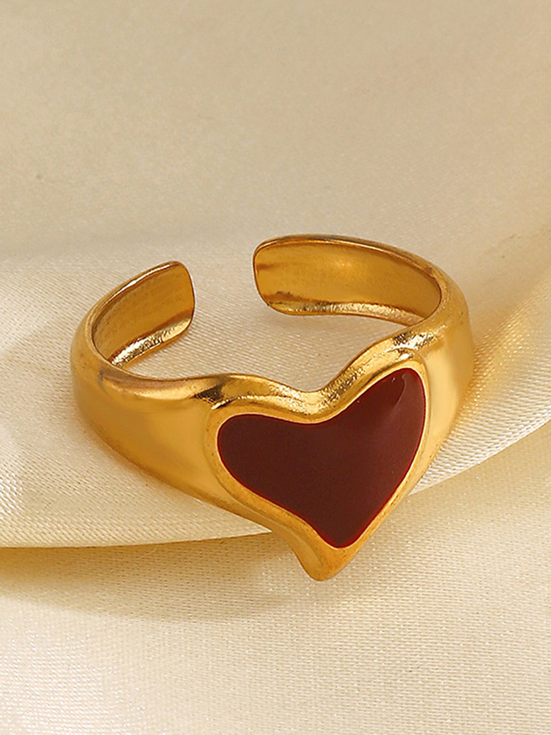 

LULU & SKY Gold Plated Heart Shaped Finger Ring
