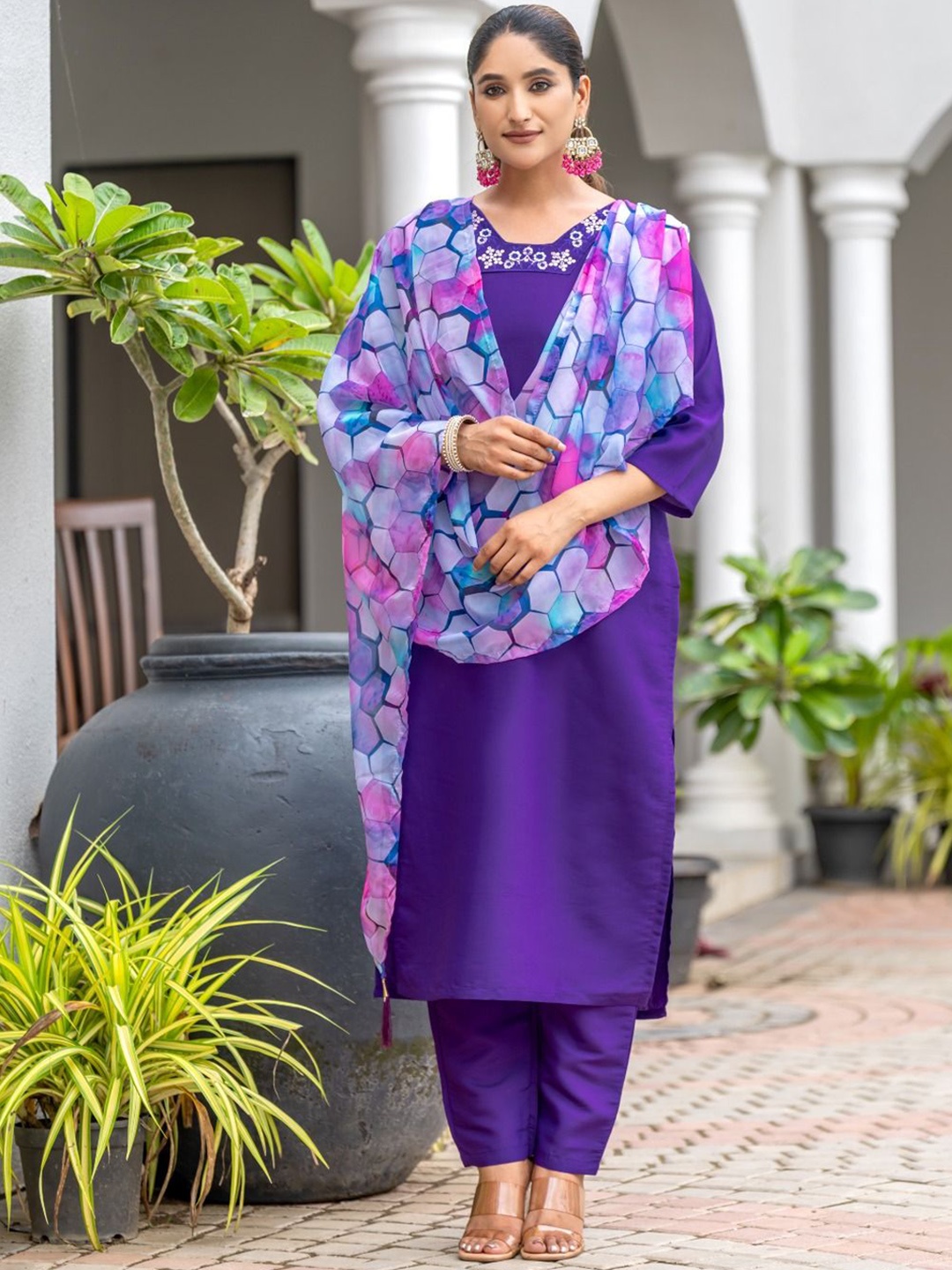 

Bhavyam Women Floral Yoke Design Regular Thread Work Raw Silk Kurta with Trousers & With Dupatta, Purple