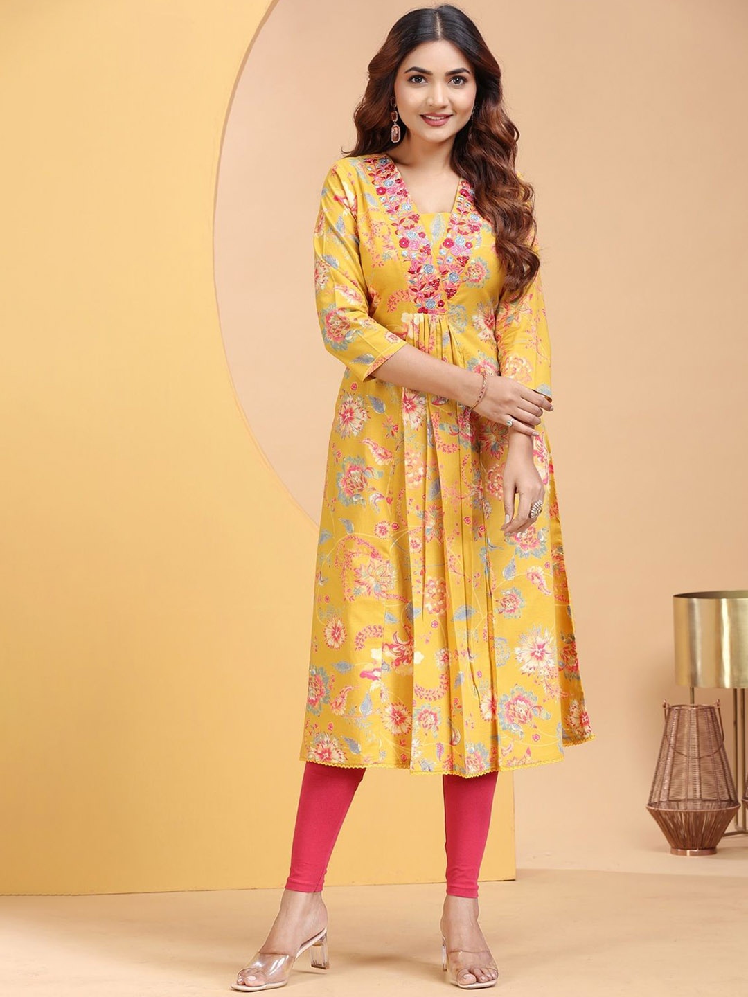 

COTTON CULTURE Women Floral Embroidered Kurta, Mustard