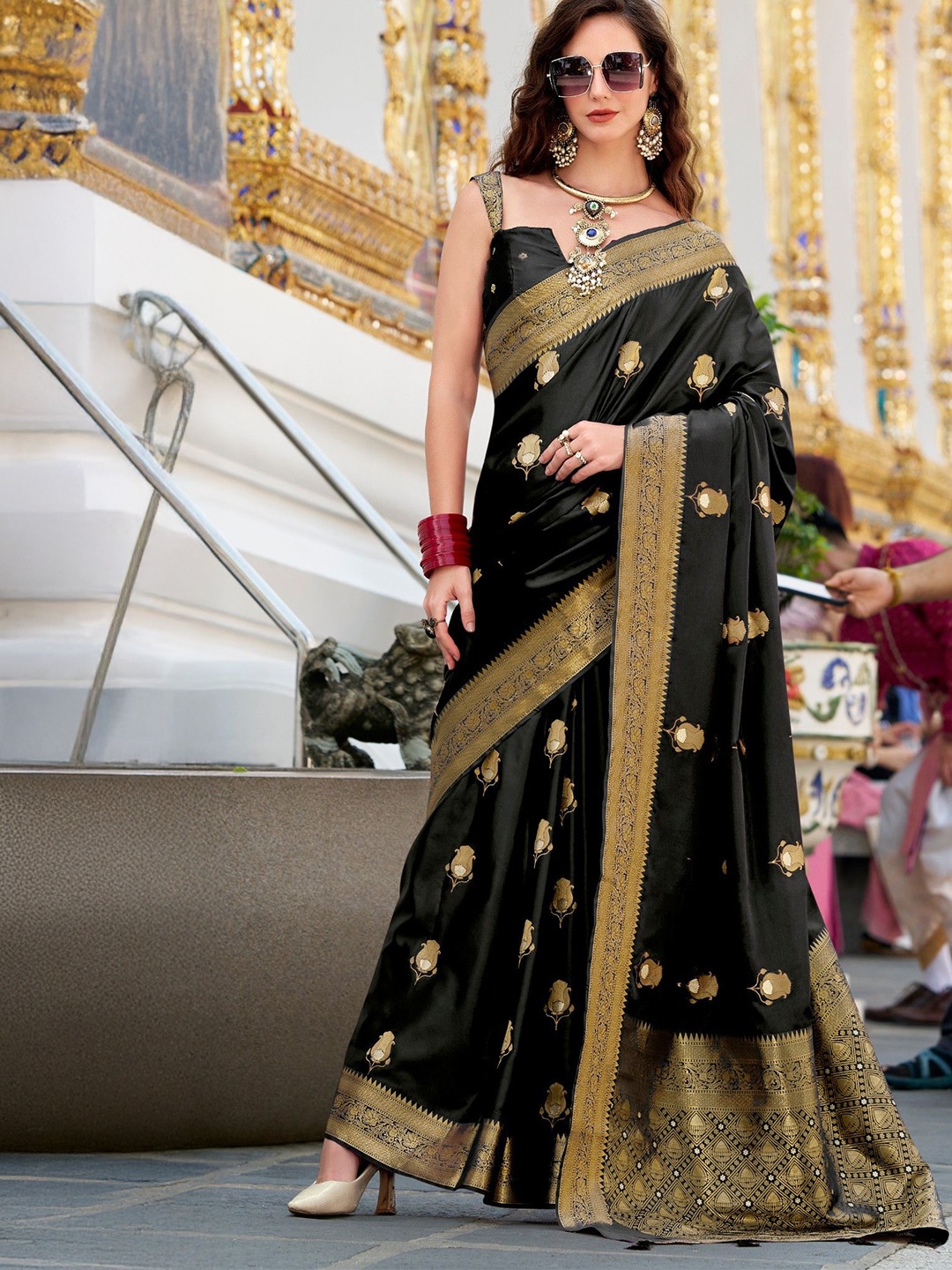 

MySilkLove Floral Zari Satin Saree, Black