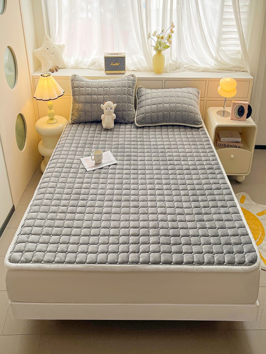 

JC HOME Grey 150 TC King Bedsheet with 2 Pillow Covers
