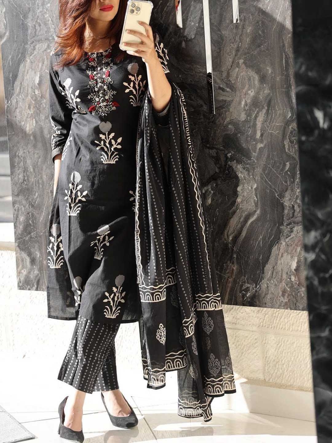 

Fab Dadu Women Floral Embroidered Regular Thread Work Kurta with Trousers & With Dupatta, Black