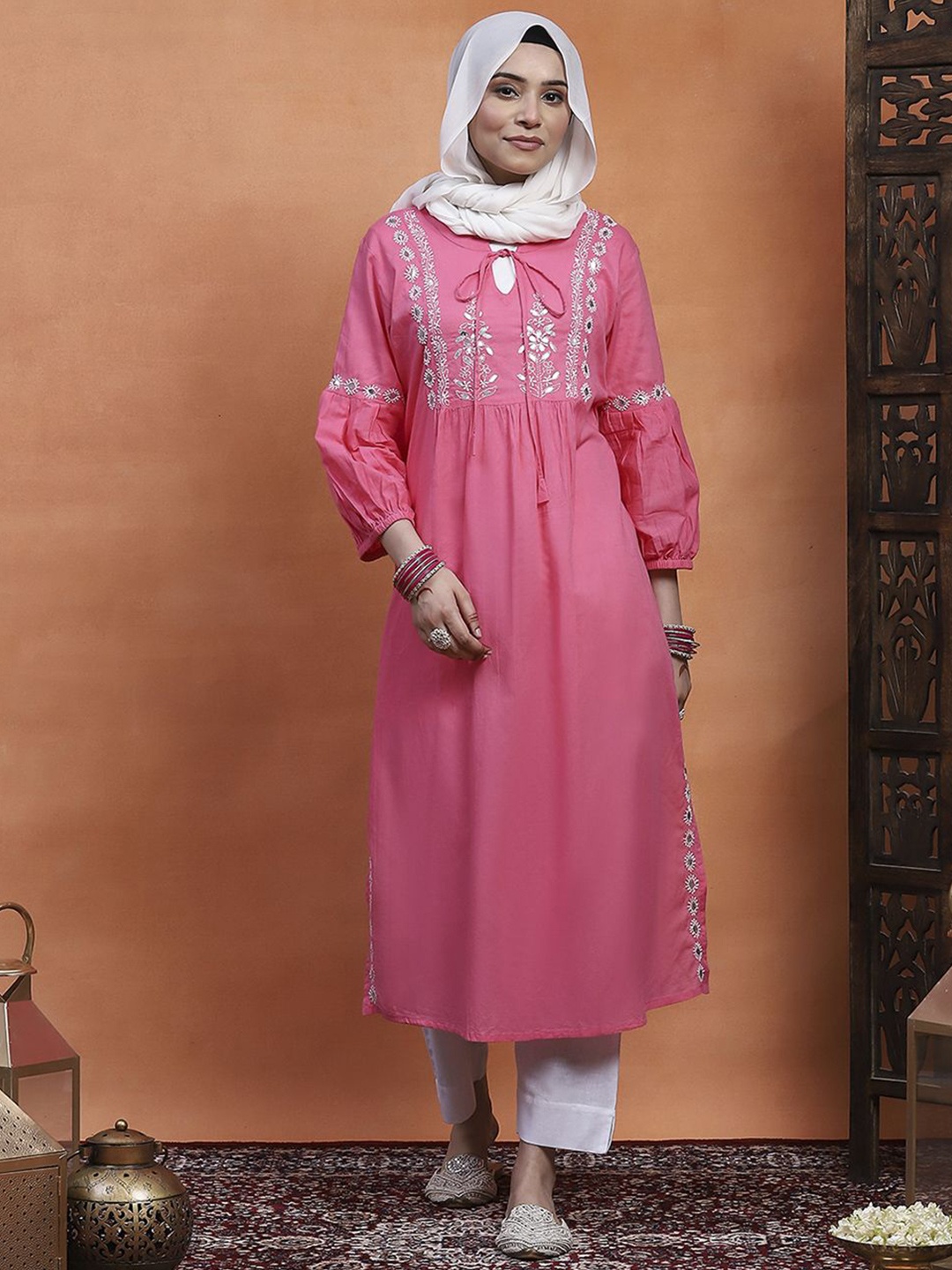 

House of Chikankari Women Ethnic Motifs Embroidered Kurta, Pink