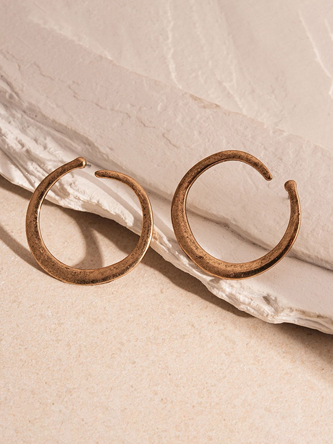 

LULU & SKY Contemporary Hoop Earrings, Gold