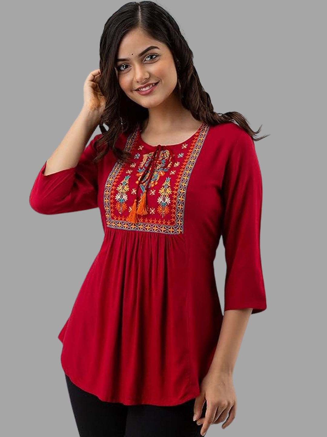 

AVAYAYAT Women Floral Embroidered Thread Work Floral Kurta, Maroon