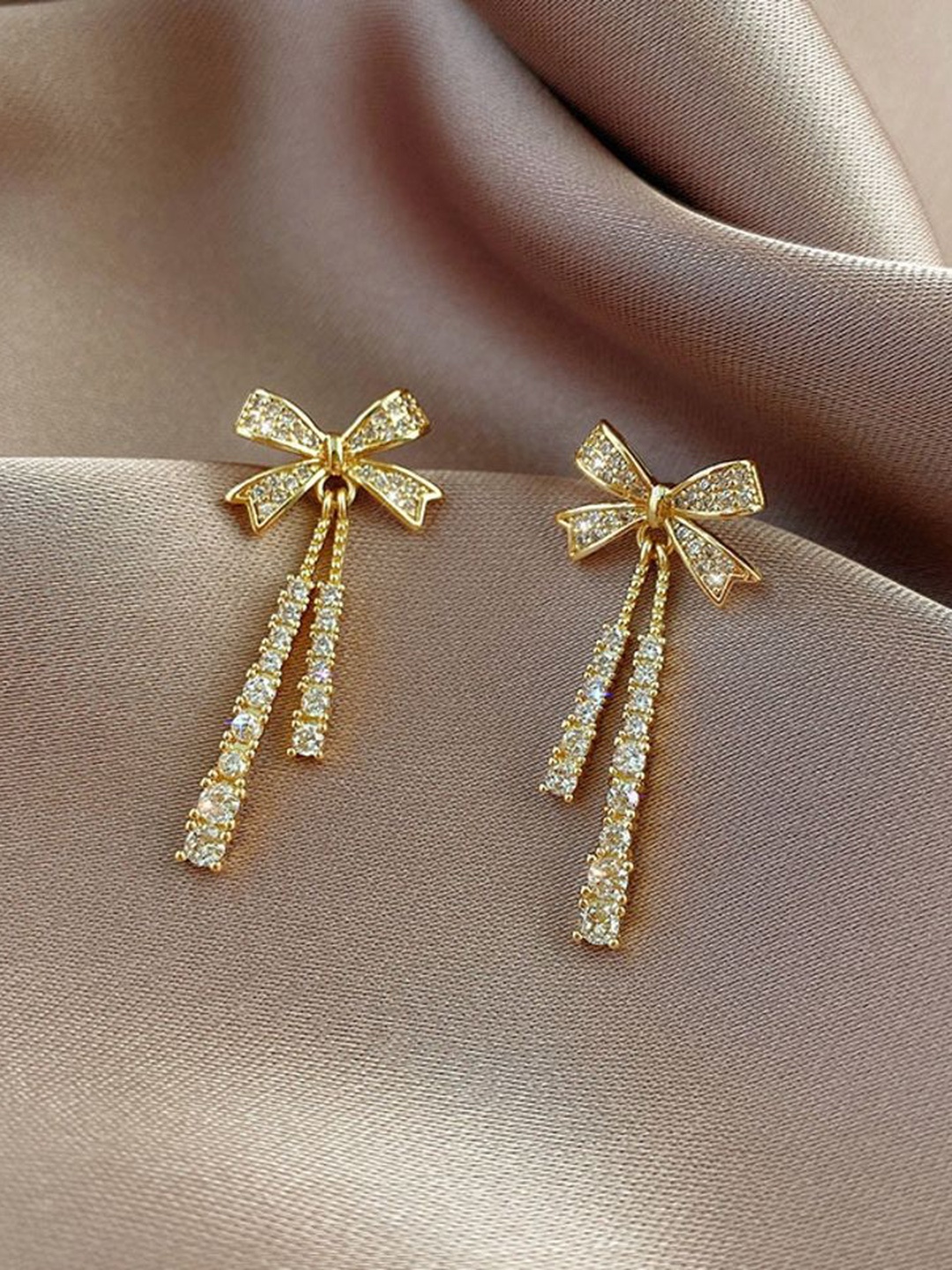 

Celestique Contemporary Studs Earrings, Gold