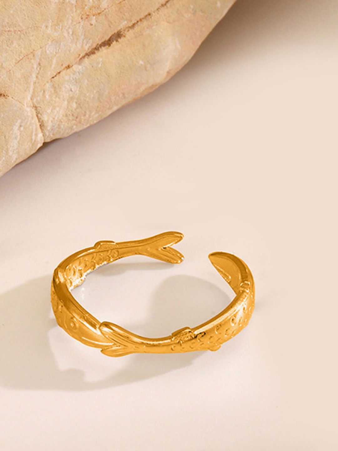 

LULU & SKY Gold Plated Adjustable Stainless Steel Finger Ring