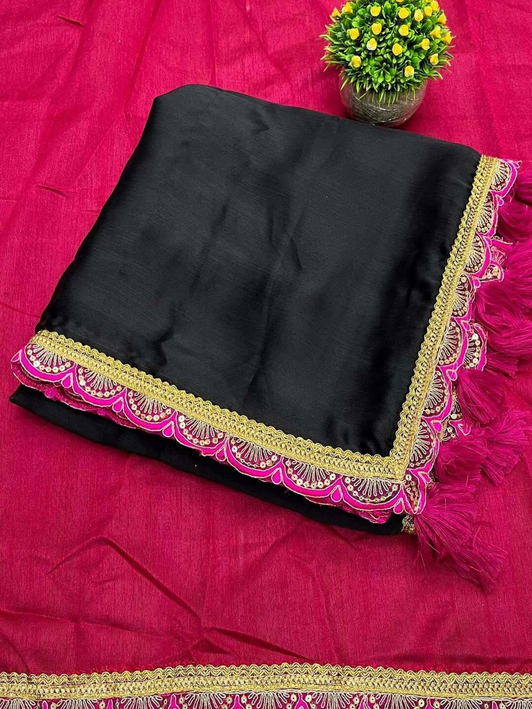 

VRAGI Embroidered Pure Georgette Saree, Black