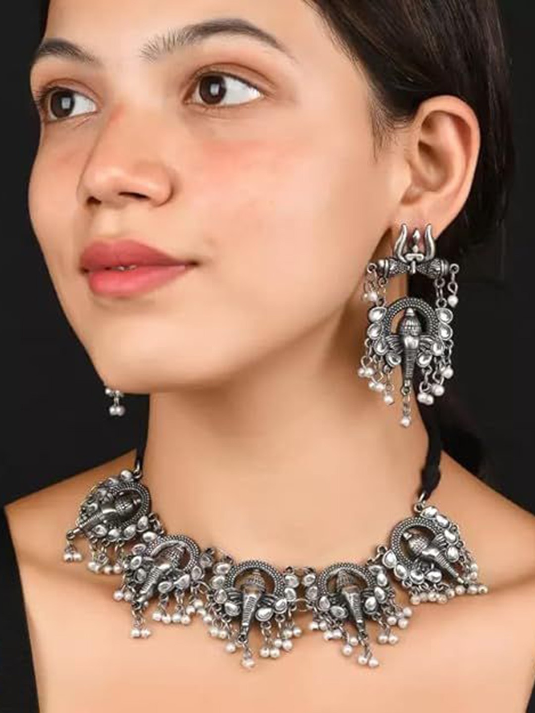 

JMBW INTERNATIONAL Silver-Plated Stone-Studded & Beaded Oxidized Jewellery Set